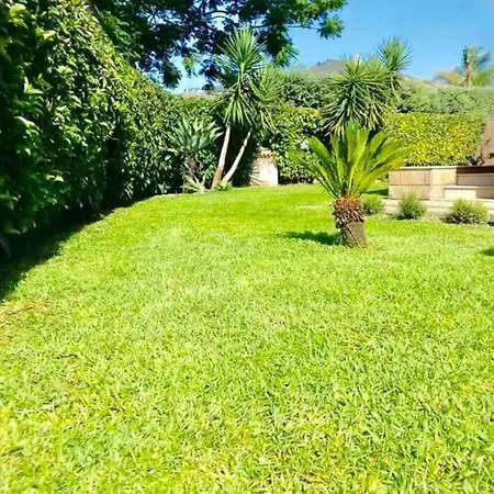 Villa With Access To The Beach Lascari