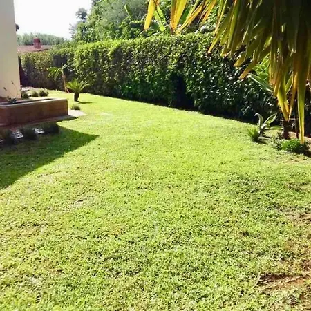 Villa With Access To The Beach