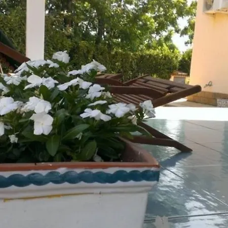 Villa With Access To The Beach